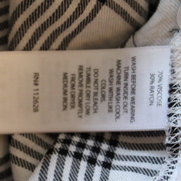 Jones New York Black &White Long Sleeve Button Up Shirt - Picture 8 of 9